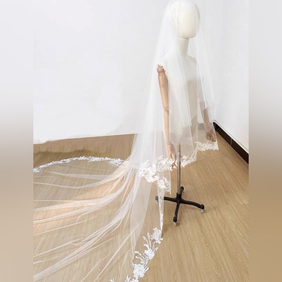 Cathedral Royal Floral Lace Wedding Veil main image 4